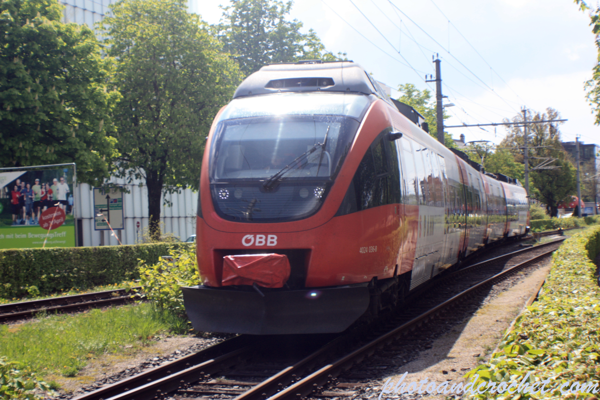 AT 4024 class train - Image