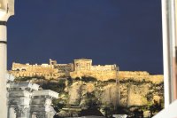 Akropolis von Athen bei Nacht