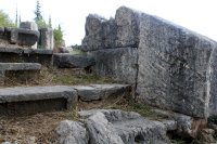 บล็อกที่นั่งหินในโรงละครโบราณแห่งอาร์กอส